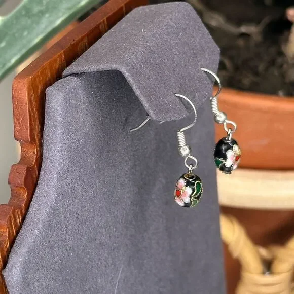 Vintage Cloisonné Enamel Bead Earrings Black Floral Drop Dangles Hand-Painted - Picture 4 of 11